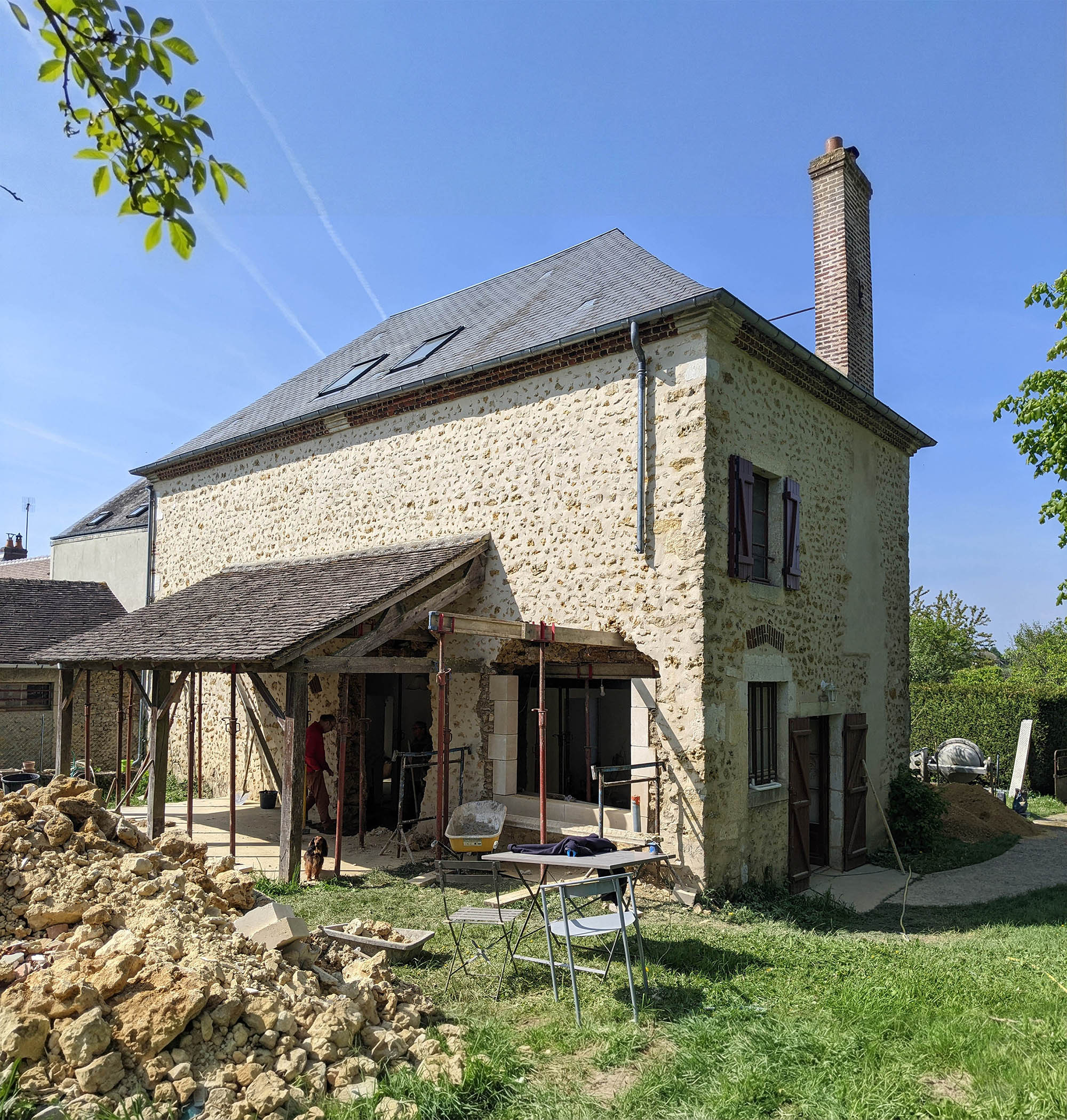 Extérieur maison pendant travaux